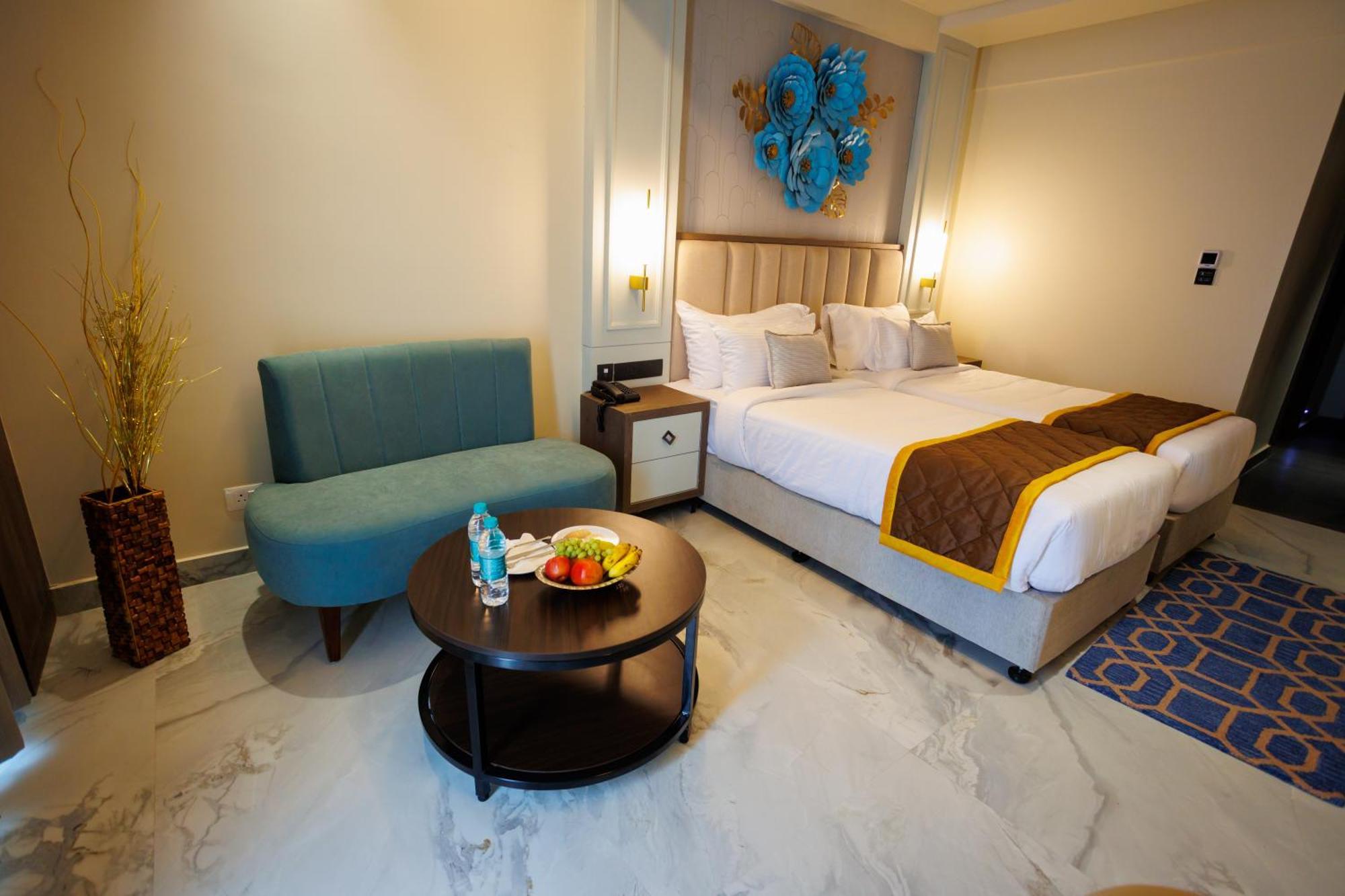 Aj Grand Elite Hotel มังคาลอร์ ภายนอก รูปภาพ