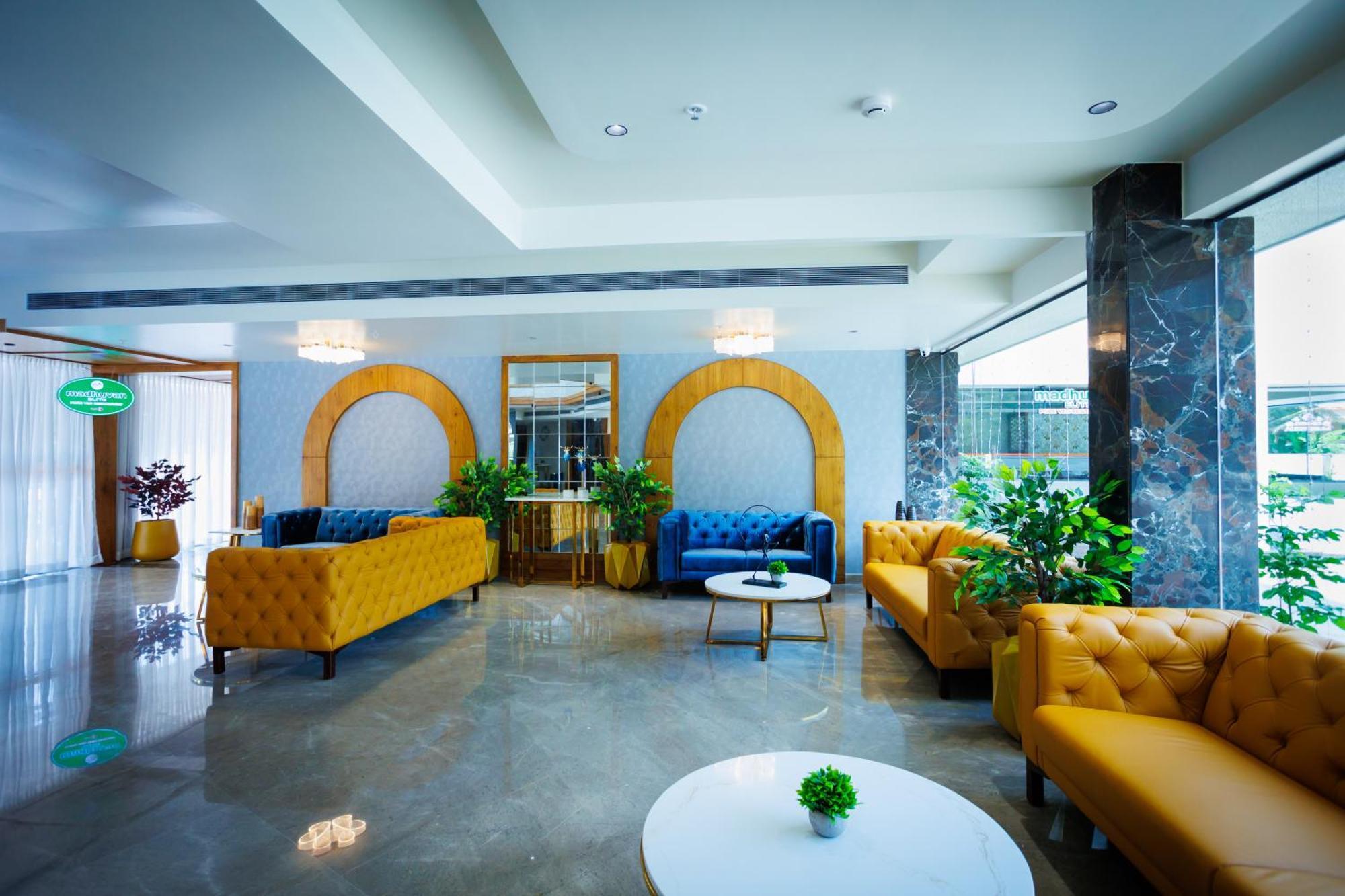 Aj Grand Elite Hotel มังคาลอร์ ภายนอก รูปภาพ